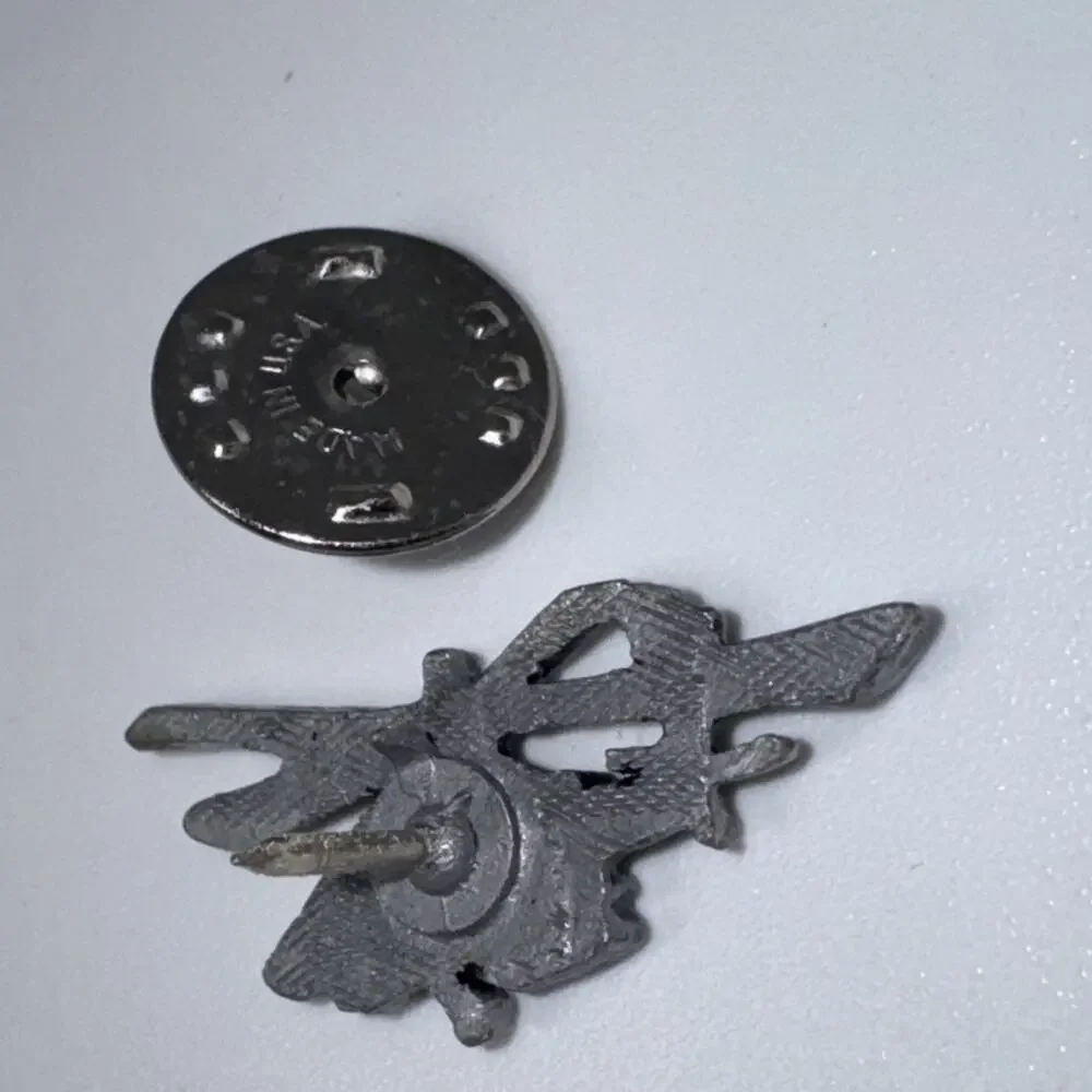 Boeing Apache Helicopter AH-64 Pewter Hat/Lapel/Vest Pin (1-1/8